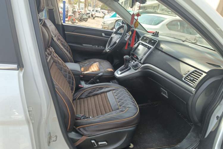 Used Haval H6 2015 Sport Edition 1.5T Automatic Two-Wheel Drive Luxury Model