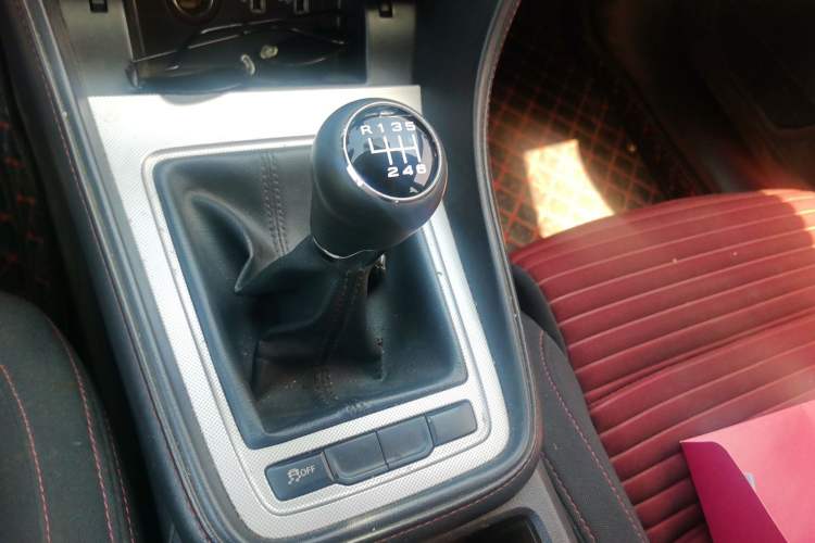 Used MG 6 2017 20T Manual Elite Smart Connect Version China V Standard
