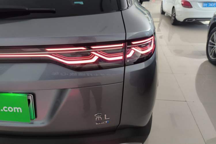 Used BYD Song L DM-i 2025 Intelligent Driving Version 160 km Beyond-Range Type Right Rear Taillight