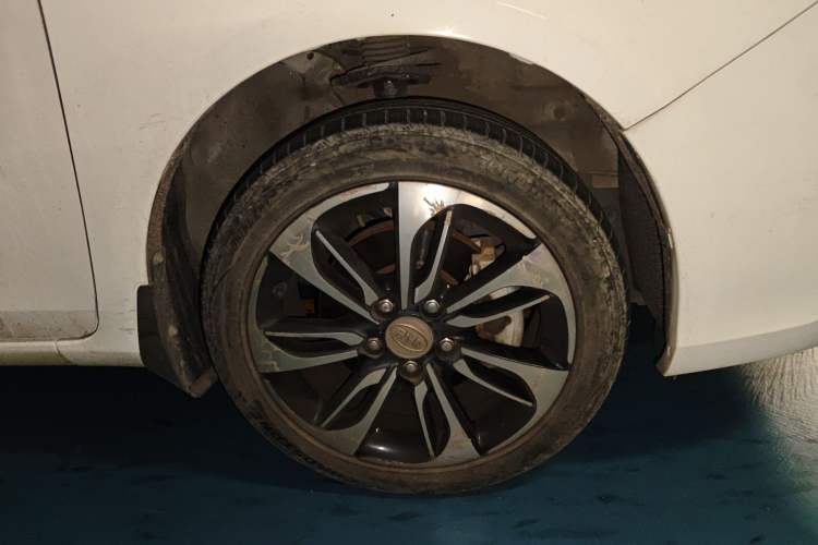 Used BYD Qin New Energy 2015 1.5T Dual-Crown Flagship Plus Edition
