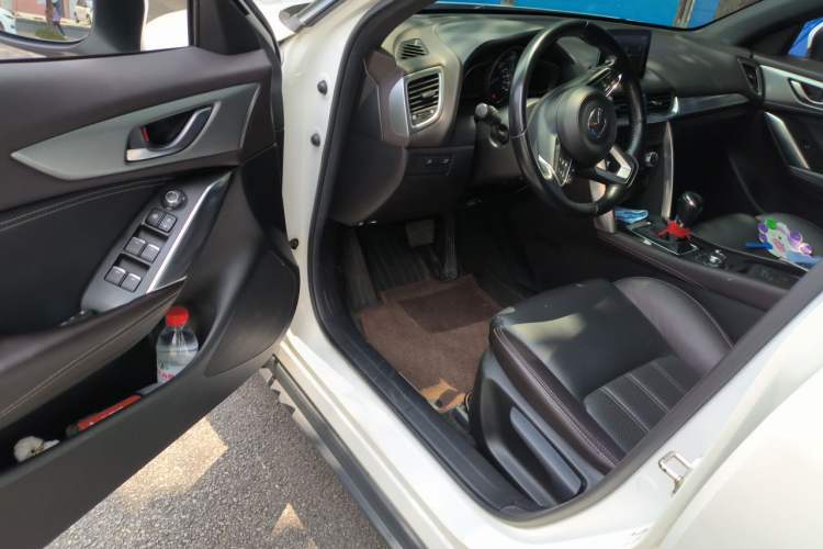 Used Mazda CX-4 2018 2.0L Automatic Two-Wheel Drive Blue Sky Premium Upgrade Version China VI Standard
