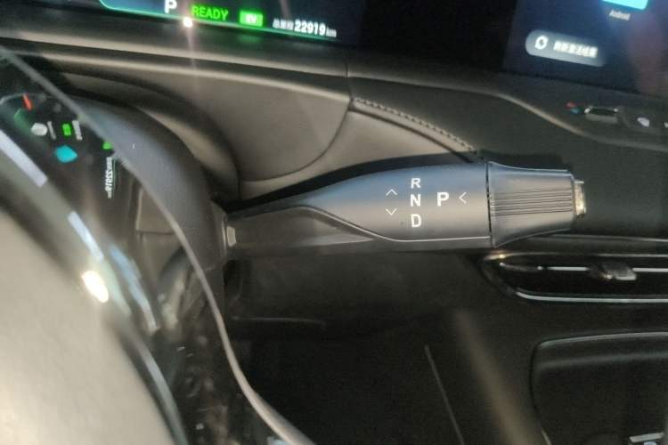 Used VOYAH FREE 2025 318 318 km Rear-Drive Touring Edition Gear Lever