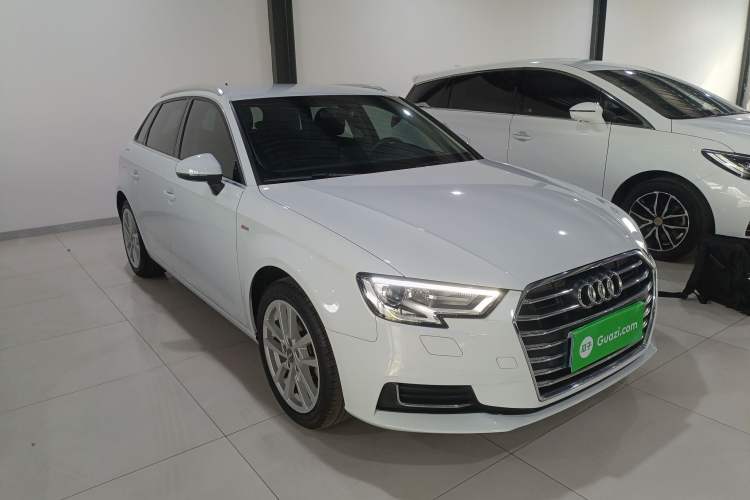 Used Audi A3 2019 Sportback 35 TFSI Ambition China VI Front Right 45 Deg