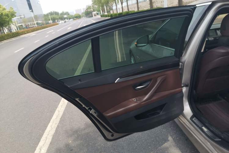 Used BMW 5 Series 2014 525Li Luxury Design Package
