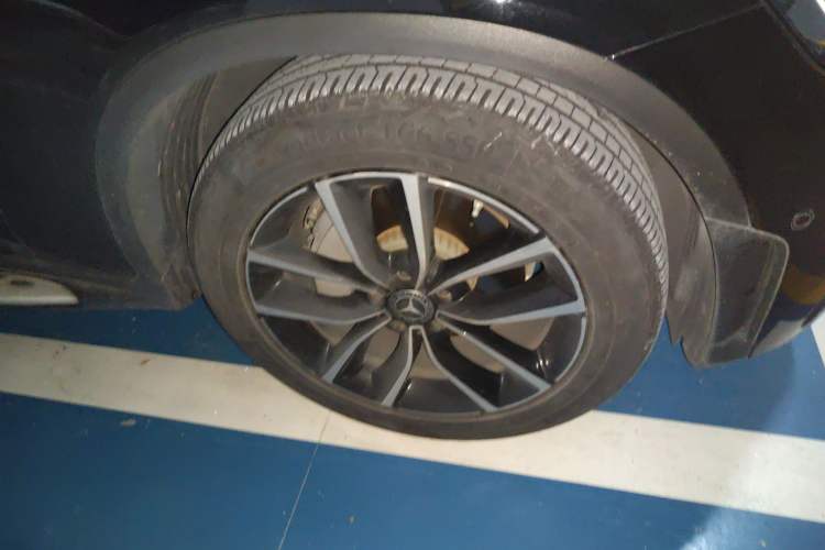 Used Mercedes-Benz GLC 2020 Facelift GLC 260 L 4MATIC Luxury Edition Right Front Wheel Hub