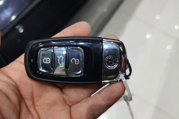 Used Volkswagen Phideon 2018 Revised Version 380TSI Two-Wheel Drive Business Edition
