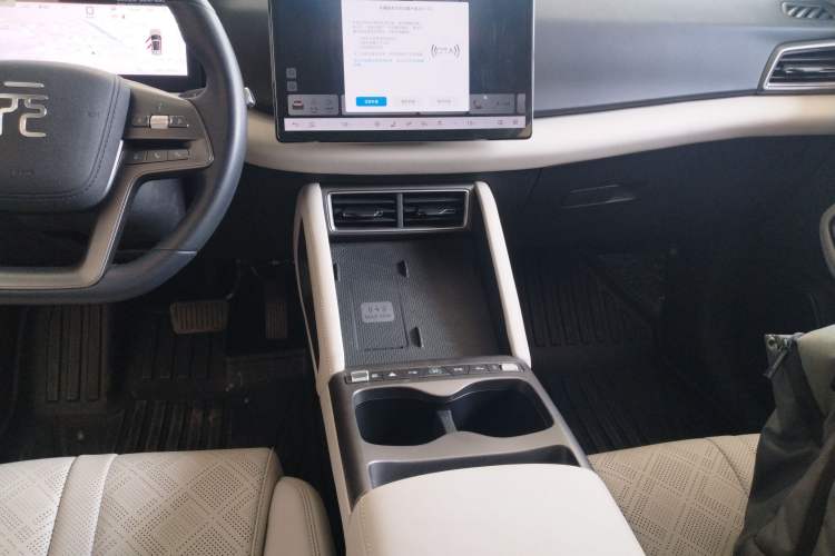 Used BYD Yuan UP 2025 Intelligent Driving Version 401 km Beyond-Range Edition