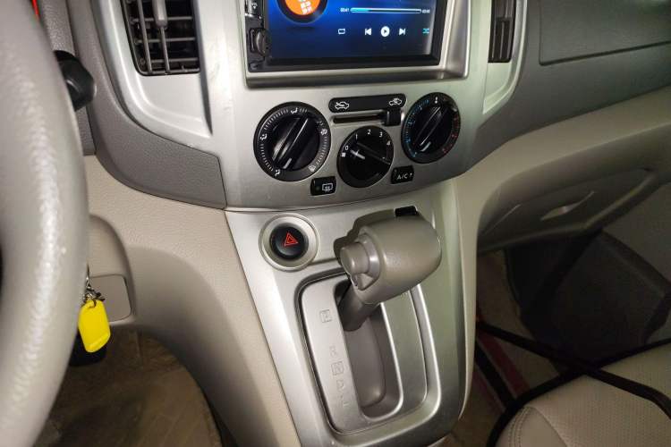 Used Nissan NV200 2018 1.6L CVT Luxury Model Gear Lever