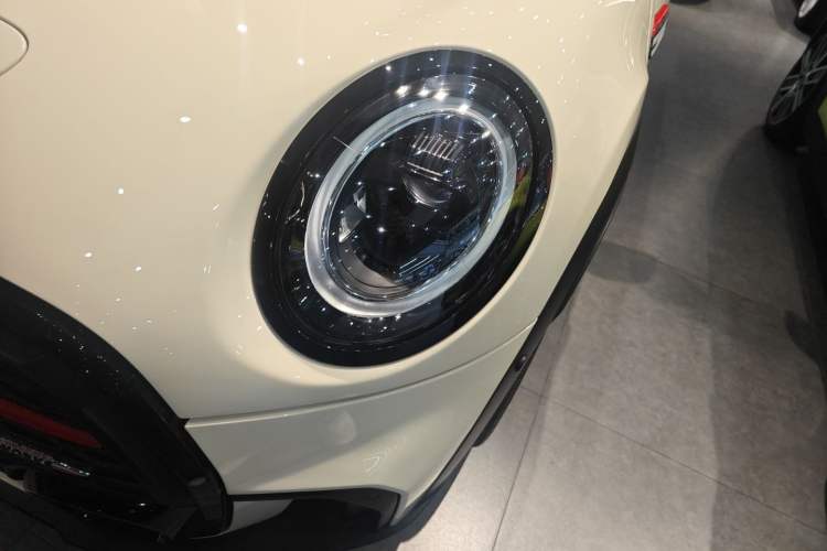 Used MINI JCW 2023 2.0T JOHN COOPER WORKS Pat Moss Commemorative Edition Left Front Headlight