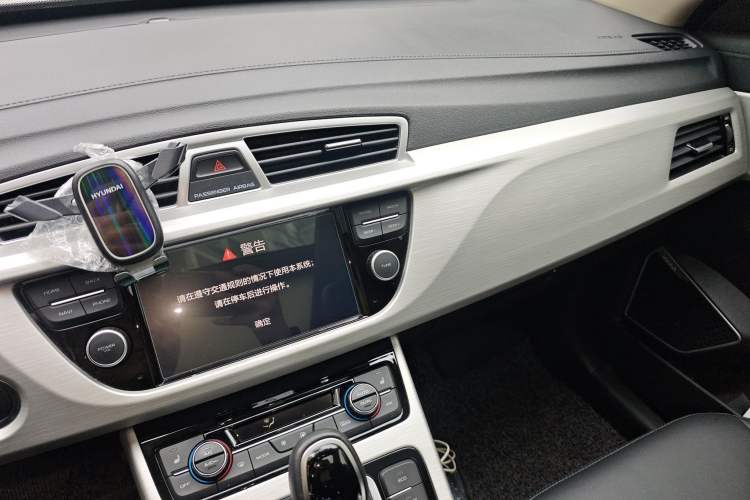 Used Geely Auto Emgrand X7 Sport 2018 1.8TD Automatic Two-Wheel Drive Smart Connect 4G Internet Edition
