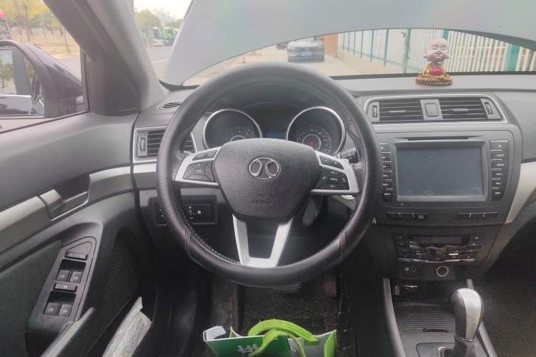 Used BAIC Senova X65 2015 2.0T Automatic Elite Model
