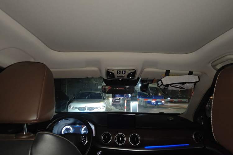 Used Wey VV6 2018 2.0T Two-Wheel Drive Flagship Version China V Standard
