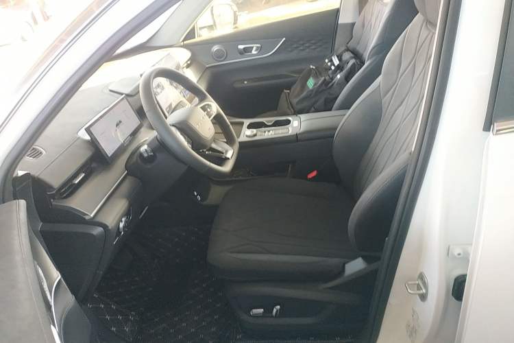 Used Chery Fengyun T8 2025 1.5T 130 km Comfort Edition 7-Seater
