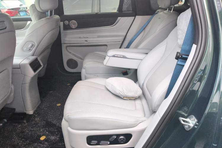 Used Hima AITO M9 2025 Extended-Range Ultra Version 52 kWh 6-Seater
