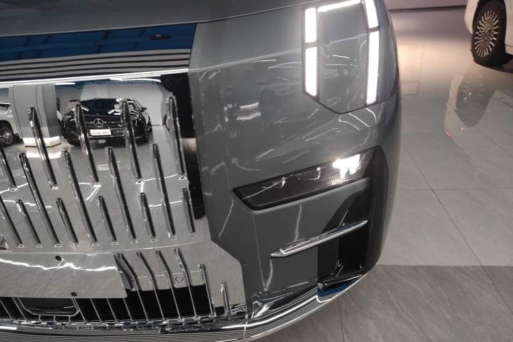 Used Zeekr 009 2024 7-Seater Walk-Through Version Four-Wheel Drive 108 kWh
