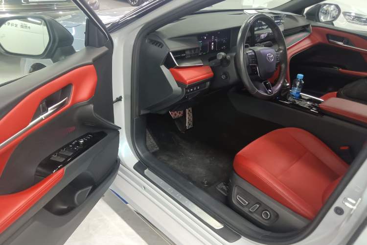 Used Toyota Camry 2024 Dual-Motor 2.0 HXS Sport Plus Edition Driver Seat