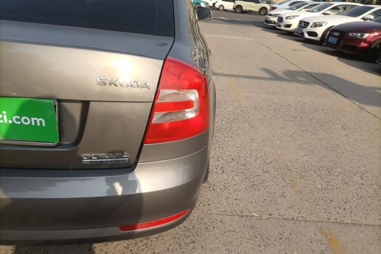 Used Skoda Octavia 2015 Classic Model 1.6L Manual Eado Version