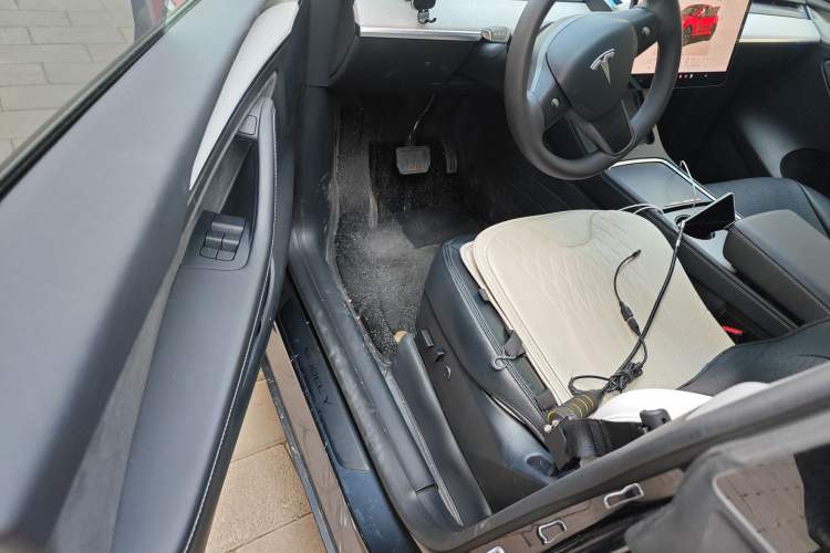 Used Tesla Model Y 2024 Long-Range All-Wheel-Drive Version