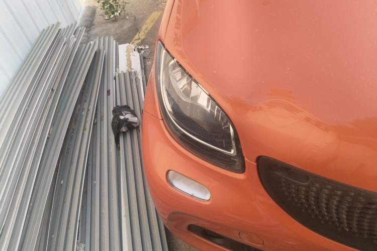 smart forfour 2016 1.0L 52 kW Dynamic Edition مستعملة