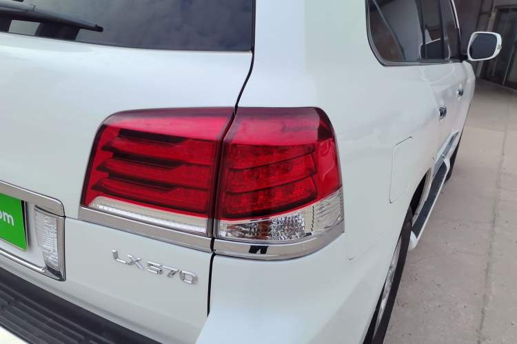 Used Lexus LX 2013 570