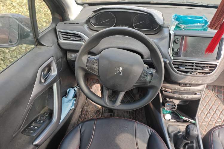 Used Peugeot 2008 2014 1.6L Manual Fashion Edition
