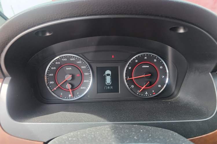 Used SAIC MAXUS G10 2016 2.0T Automatic Elite Edition