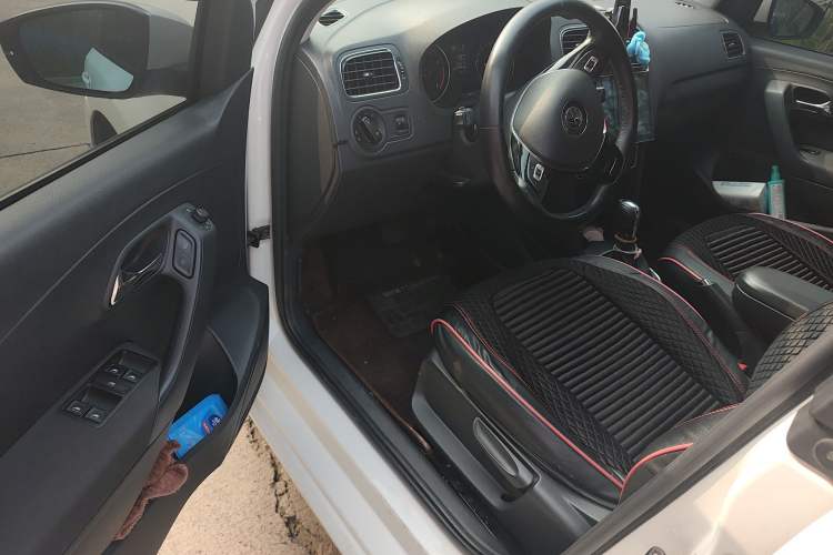 Used Volkswagen Polo 2016 1.6L Automatic Comfort Model Driver Seat