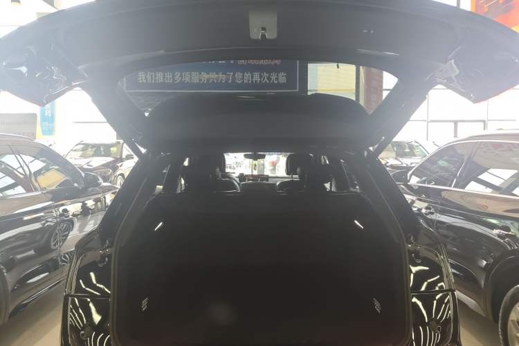 Used Audi Q5L 2025 quattro 45th Anniversary Edition 40 TFSI Luxury Dynamic Model
