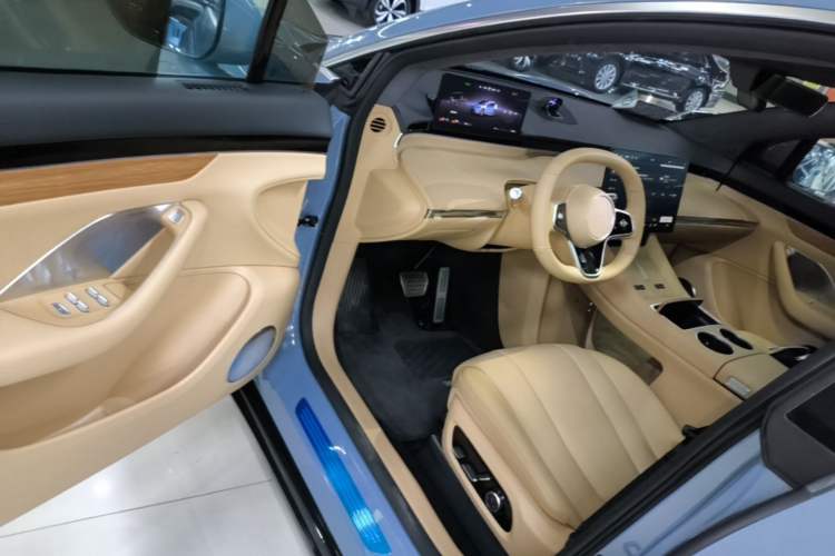 Used Hima Luxeed R7 2025 Range-Extended Version 251 km Max