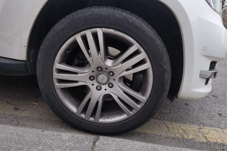 Used Mercedes-Benz GLK-Class 2014 GLK 260 4MATIC Dynamic Model Right Front Wheel Hub