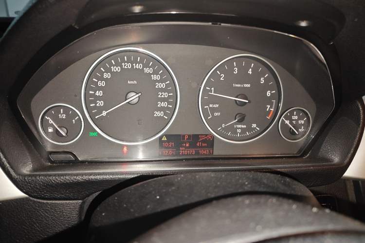 Used BMW 3 Series 2013 320i Sport Edition Instrument Cluster