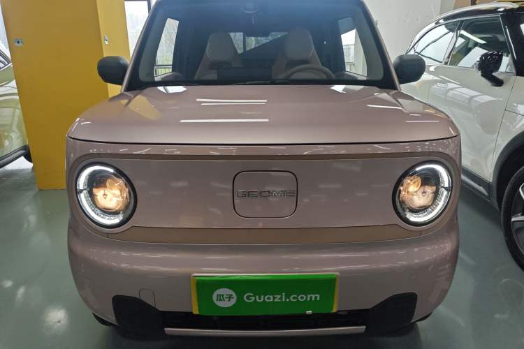 Used Geely Galaxy Panda 2023 Panda Mini 200km Endurance Bear
