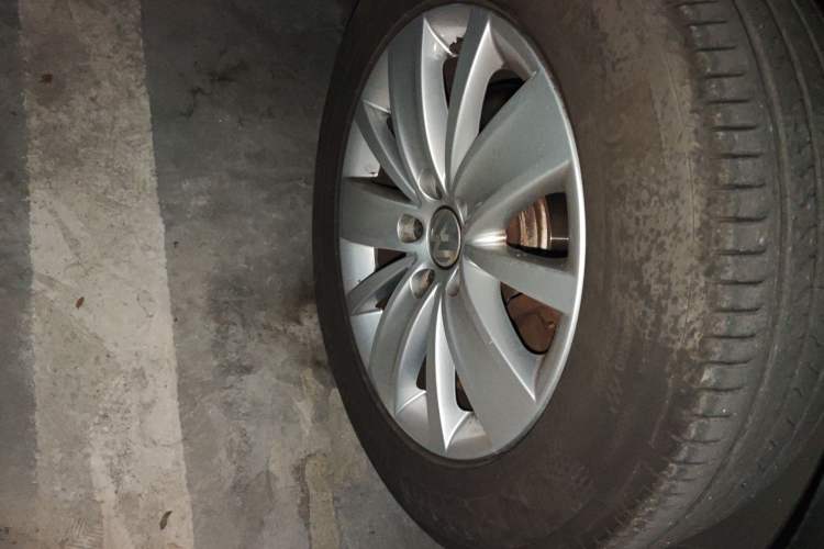 Used Volkswagen Sharan 2016 280TSI Enjoyment Model 7-Seater Right Front Wheel Hub