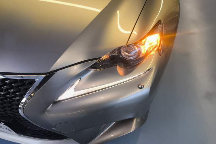 Used Lexus IS 2015 200t F SPORT
