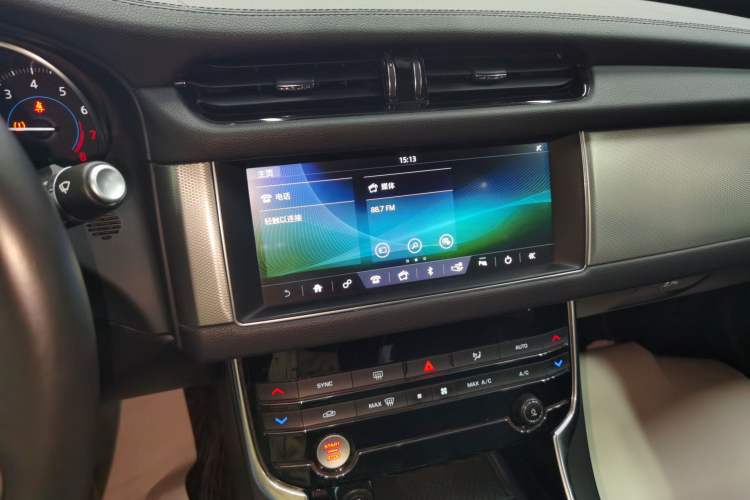 Used Jaguar XFL 2019 XFL 2.0T 200PS Two-Wheel-Drive Luxury Edition Audio And AC Panel