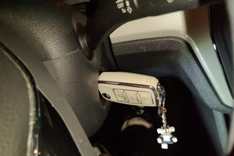 Used Volkswagen Cross Lavida 2016 1.6L Automatic Comfort Edition Vehicle Key