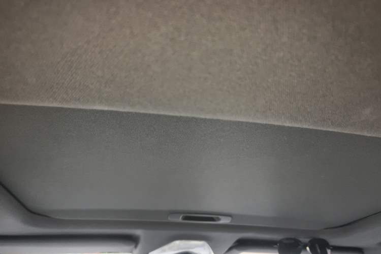 Used Toyota IZOA 2018 2.0L Yichi Version China VI Standard Headliner