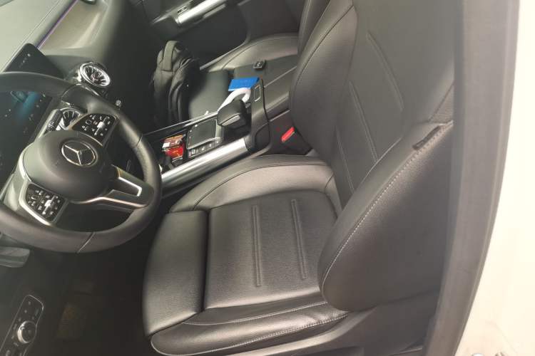 Used Mercedes-Benz GLA 2022 Facelifted GLA 200 Left Front Seat