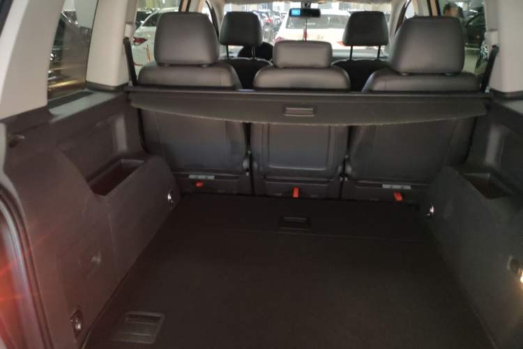 Used Volkswagen Touran 2015 1.4T DSG Comfort Edition 5 Seats