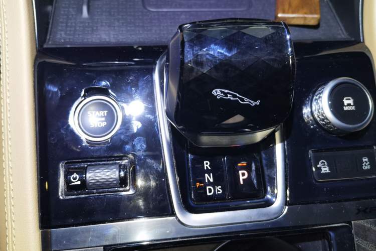 Used Jaguar XFL 2024 2.0T P250 Two-Wheel Drive Prestige Luxury Edition