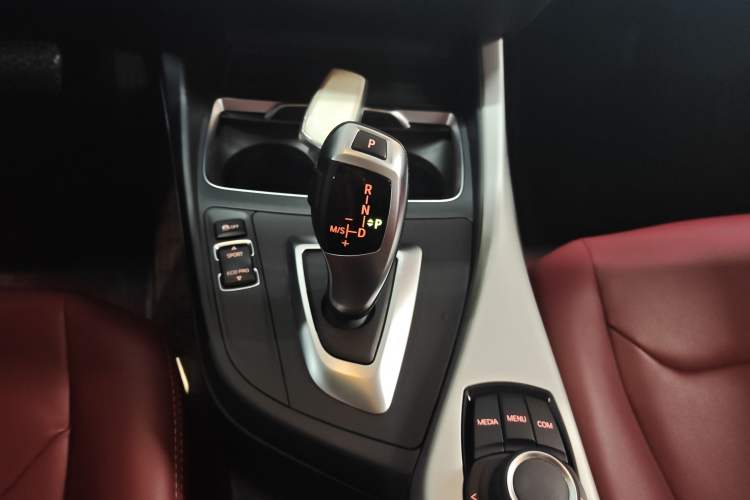 Used BMW 1 Series 2018 118i Leading Model Gear Lever