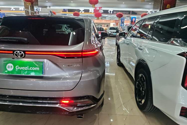 Used Toyota Venza 2023 2.0L CVT Two-Wheel Drive Luxury Edition
