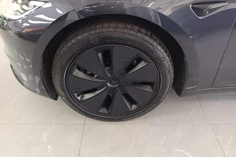 Used Tesla Model 3 2023 Long-Range All-Wheel-Drive Version
