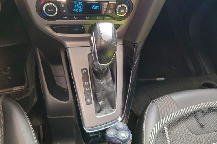 Used Ford Focus 2012 Sedan 1.6L Automatic Fashion Edition