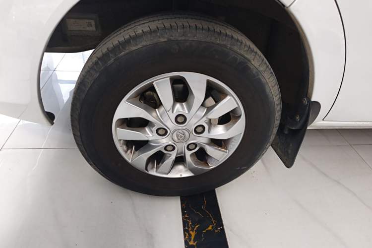 Used SAIC MAXUS Xintu V80 2021 2.0T PLUS Manual City Edition Short Wheelbase Ultra-Low Roof 5/6 Seats