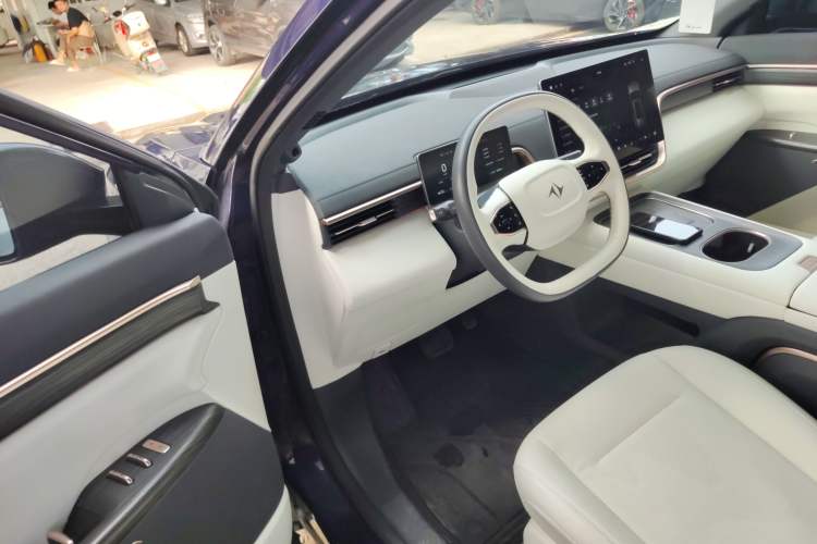 Used Dongfeng eπ eπ008 2024 636Max All-Electric Version 6 Seats