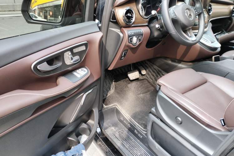 Used Mercedes-Benz V-Class 2022 V 260 L Long-wheelbase Luxury Edition