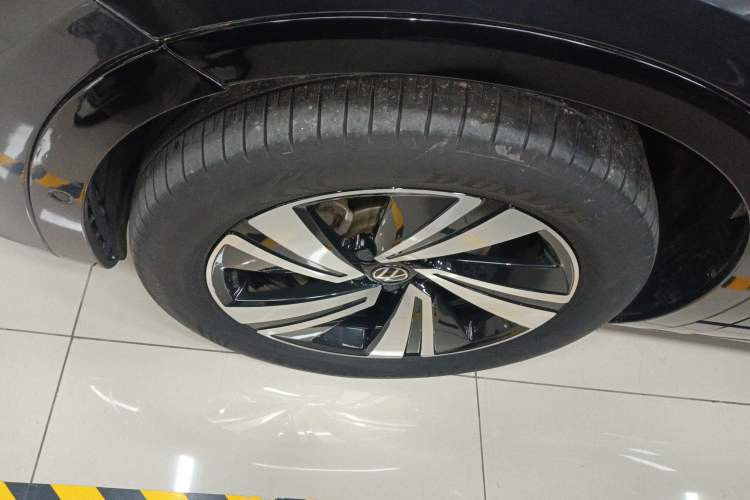 Used Volkswagen Tavendor 2024 380TSI All-Wheel Drive R-Line Cruise Edition