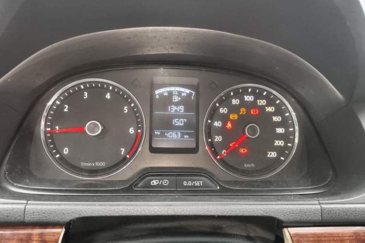 Used Volkswagen Lavida 2013 1.6L Manual Comfort Edition Instrument Cluster