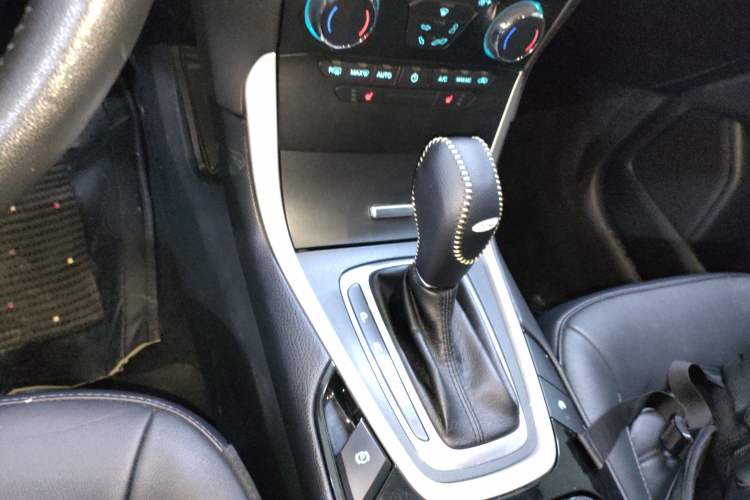 Used Ford Edge 2018 Facelifted EcoBoost 245 Two-Wheel-Drive Platinum Edition 5 Seats China V Emission Standard